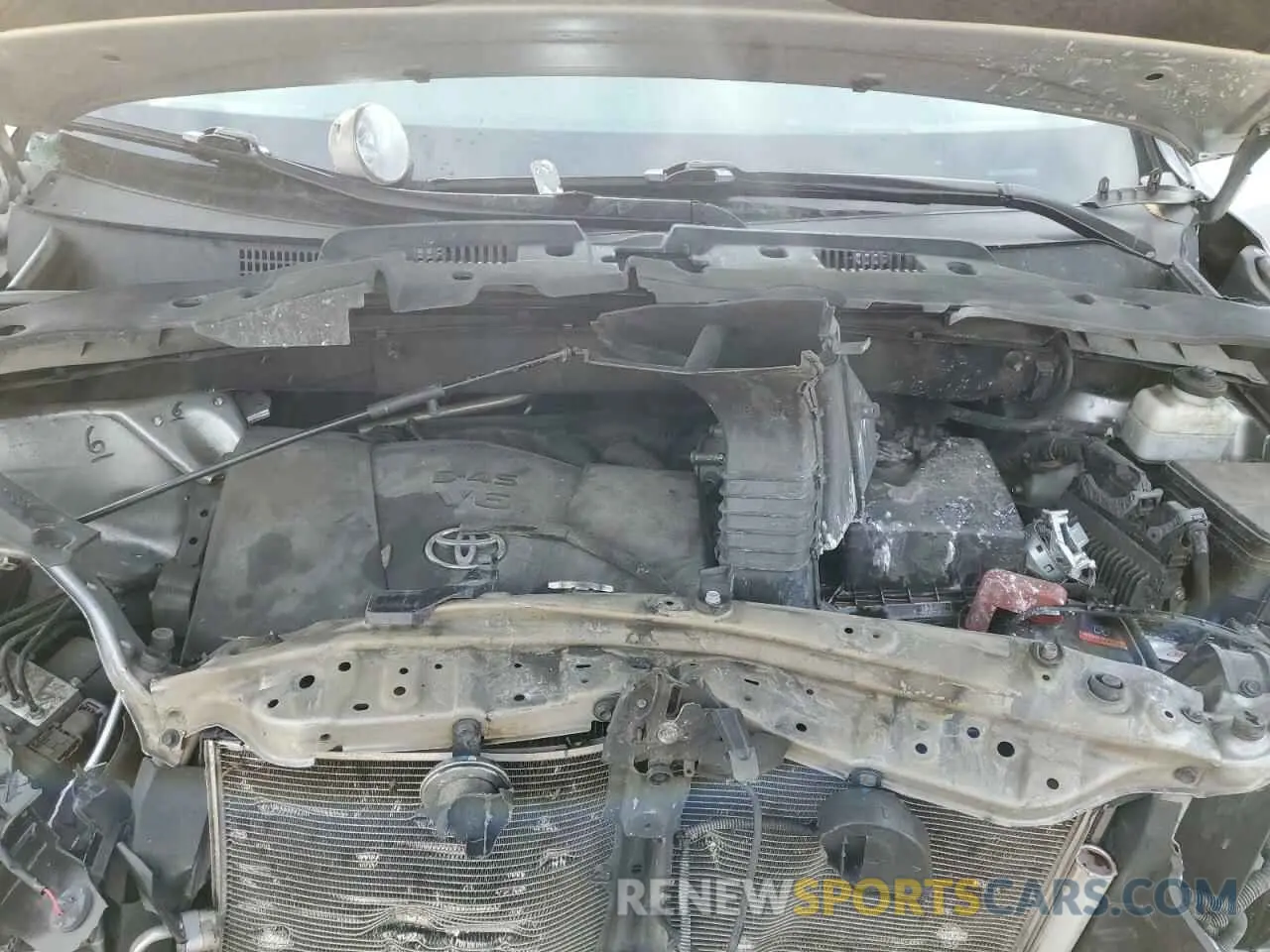 12 Photograph of a damaged car 5TDJZRFH2KS618092 TOYOTA HIGHLANDER 2019
