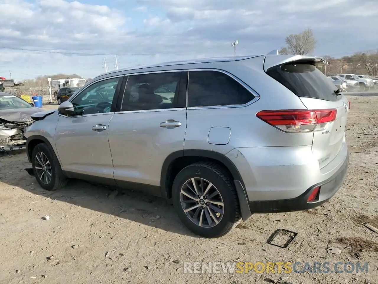 2 Photograph of a damaged car 5TDJZRFH2KS618092 TOYOTA HIGHLANDER 2019