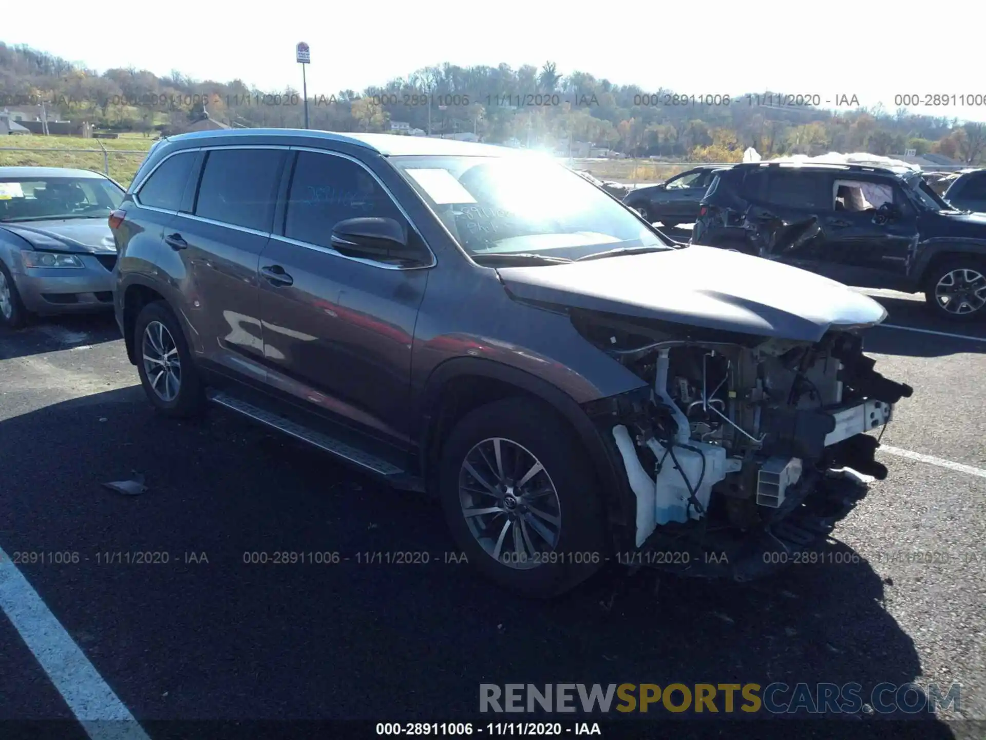 1 Photograph of a damaged car 5TDJZRFH2KS618318 TOYOTA HIGHLANDER 2019