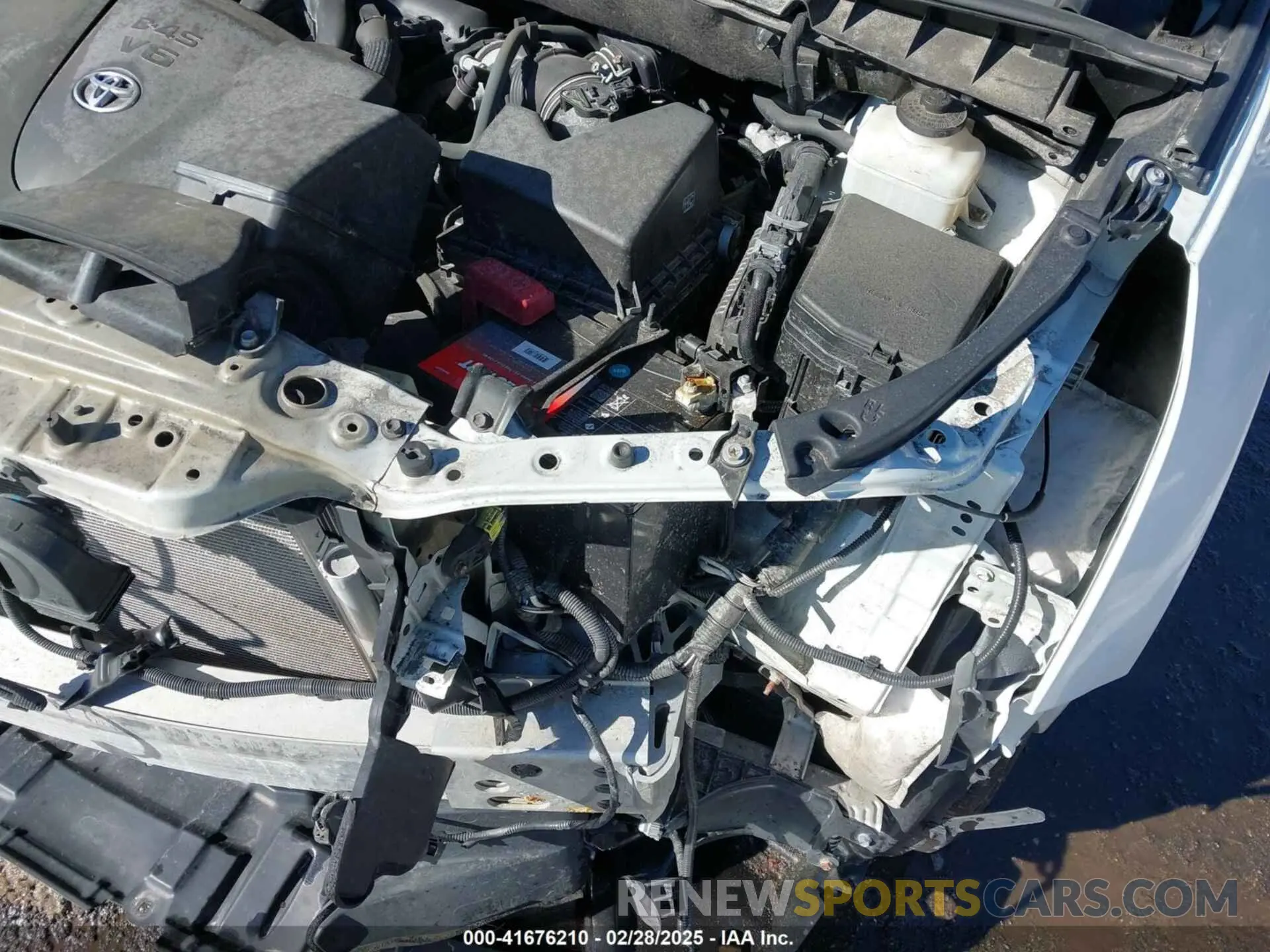 18 Photograph of a damaged car 5TDJZRFH2KS623101 TOYOTA HIGHLANDER 2019
