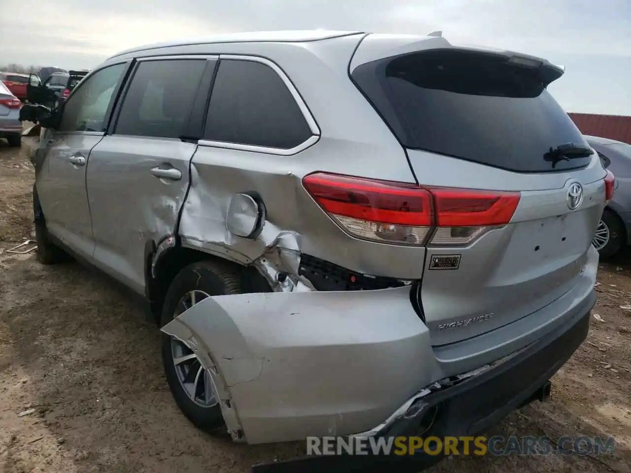 3 Photograph of a damaged car 5TDJZRFH2KS625947 TOYOTA HIGHLANDER 2019