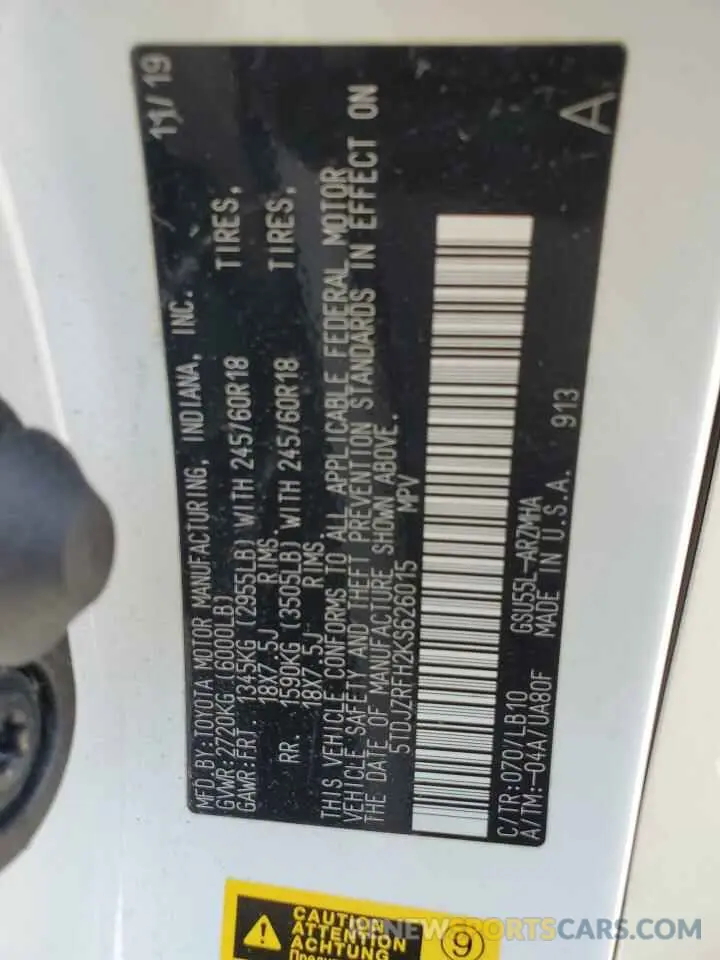 13 Photograph of a damaged car 5TDJZRFH2KS626015 TOYOTA HIGHLANDER 2019
