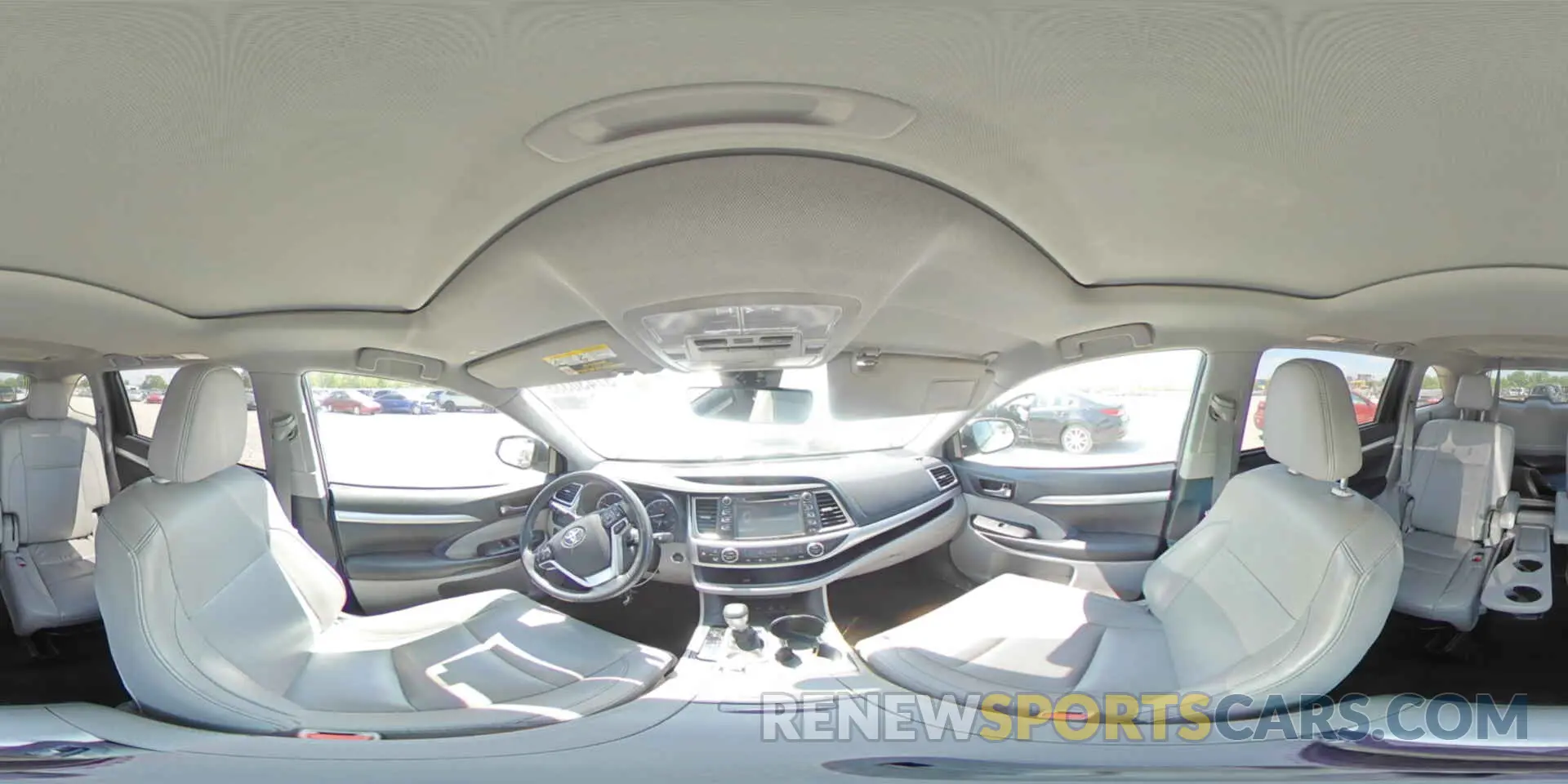 15 Photograph of a damaged car 5TDJZRFH2KS626015 TOYOTA HIGHLANDER 2019