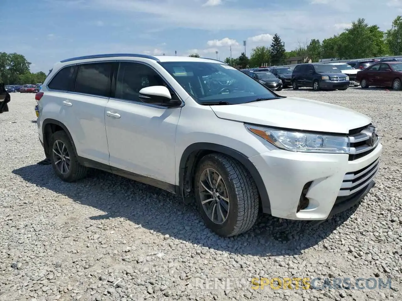 4 Photograph of a damaged car 5TDJZRFH2KS626015 TOYOTA HIGHLANDER 2019