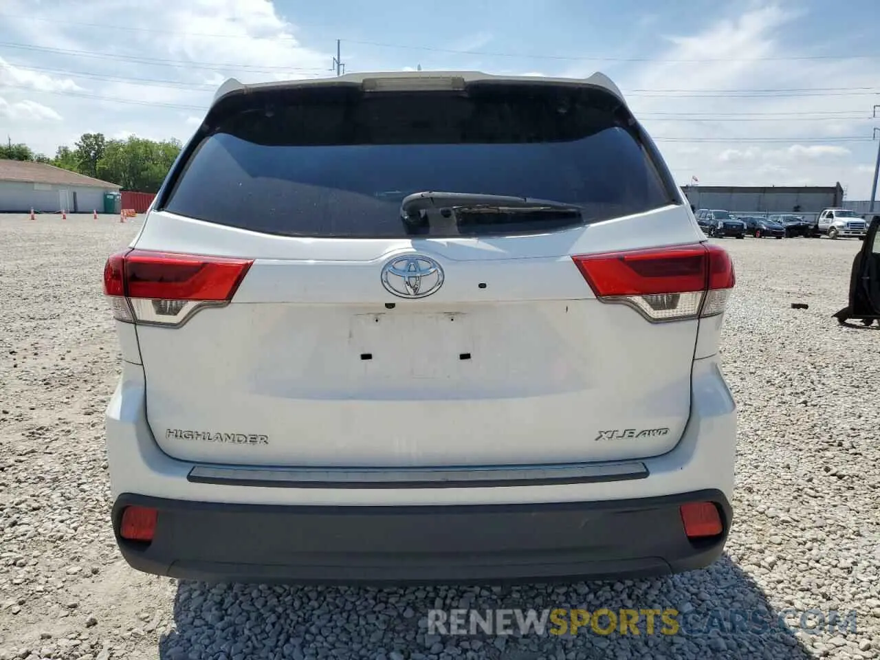 6 Photograph of a damaged car 5TDJZRFH2KS626015 TOYOTA HIGHLANDER 2019