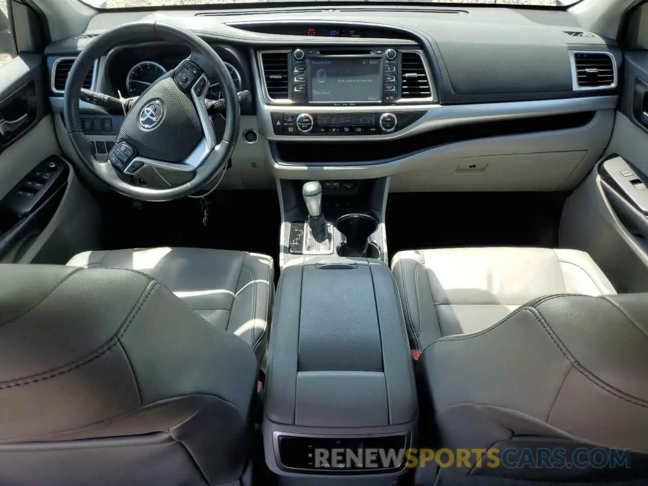 8 Photograph of a damaged car 5TDJZRFH2KS626015 TOYOTA HIGHLANDER 2019