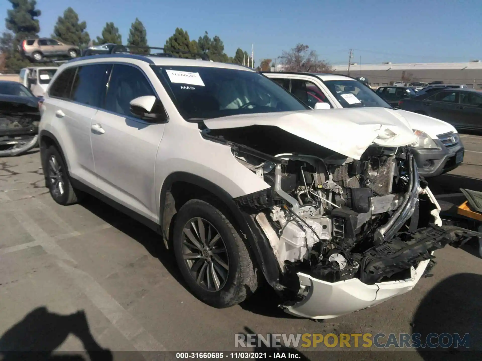 1 Photograph of a damaged car 5TDJZRFH2KS626113 TOYOTA HIGHLANDER 2019