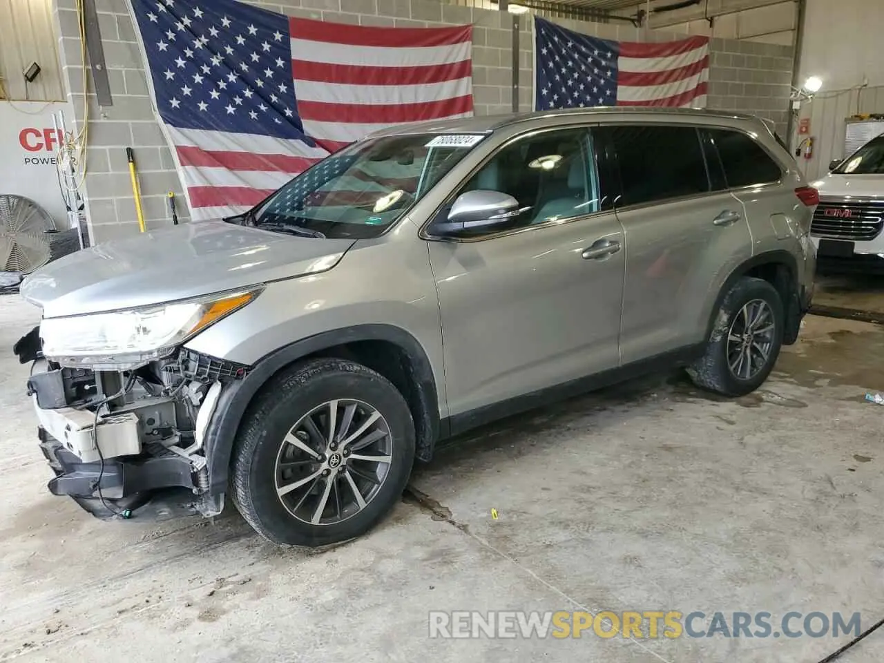 1 Photograph of a damaged car 5TDJZRFH2KS626709 TOYOTA HIGHLANDER 2019