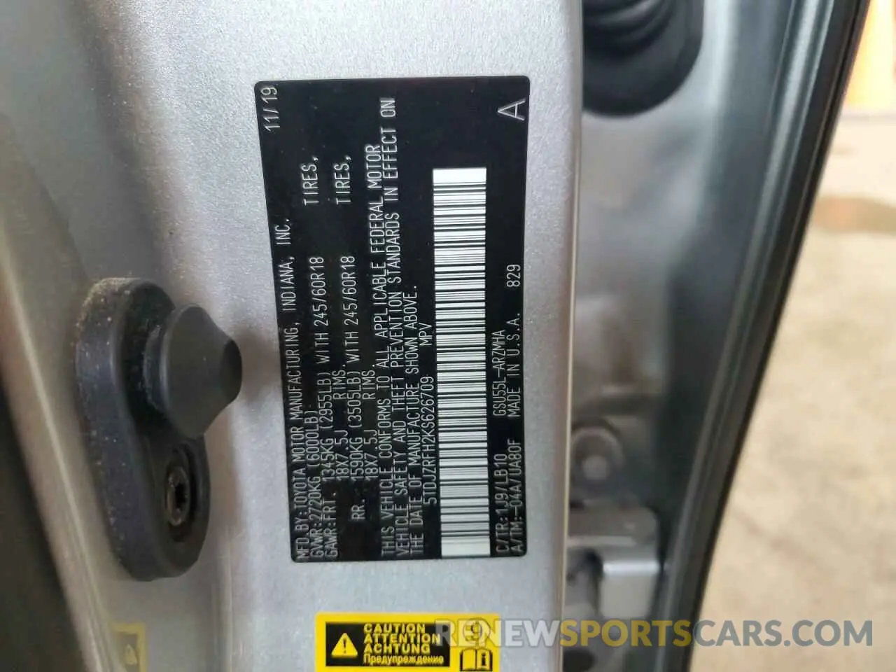 13 Photograph of a damaged car 5TDJZRFH2KS626709 TOYOTA HIGHLANDER 2019