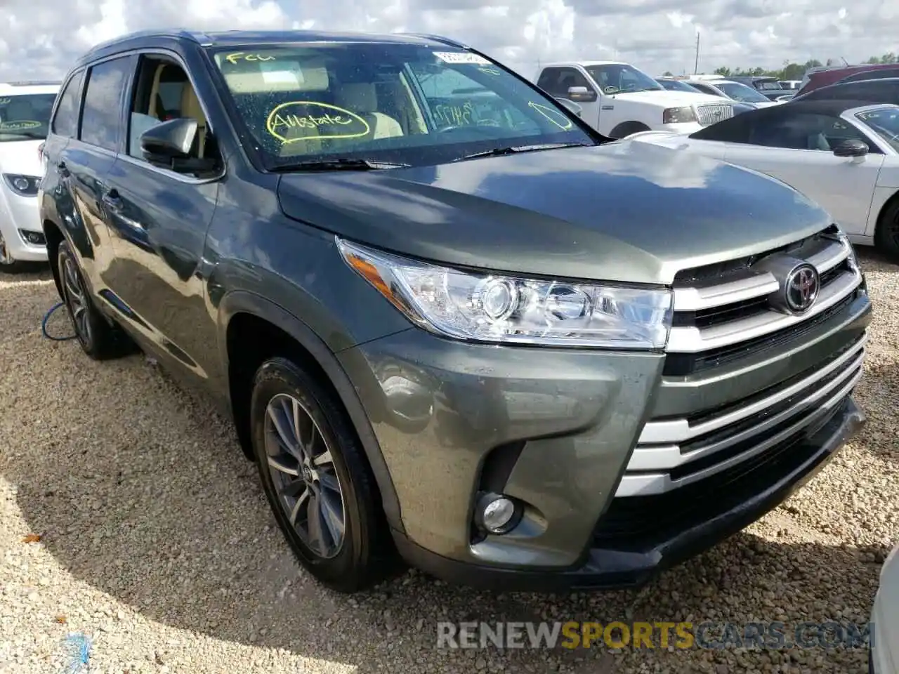 1 Photograph of a damaged car 5TDJZRFH2KS728320 TOYOTA HIGHLANDER 2019