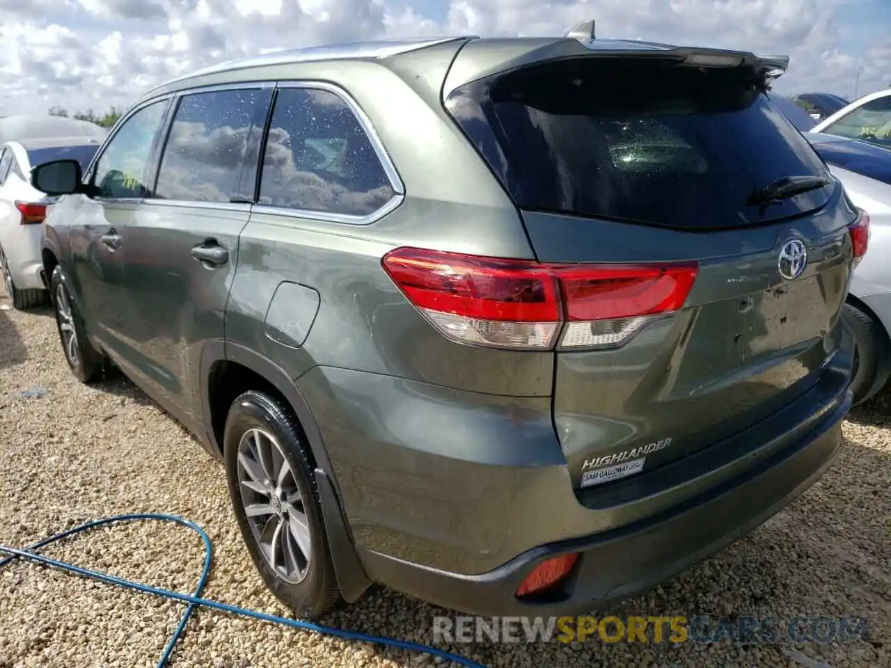 3 Photograph of a damaged car 5TDJZRFH2KS728320 TOYOTA HIGHLANDER 2019