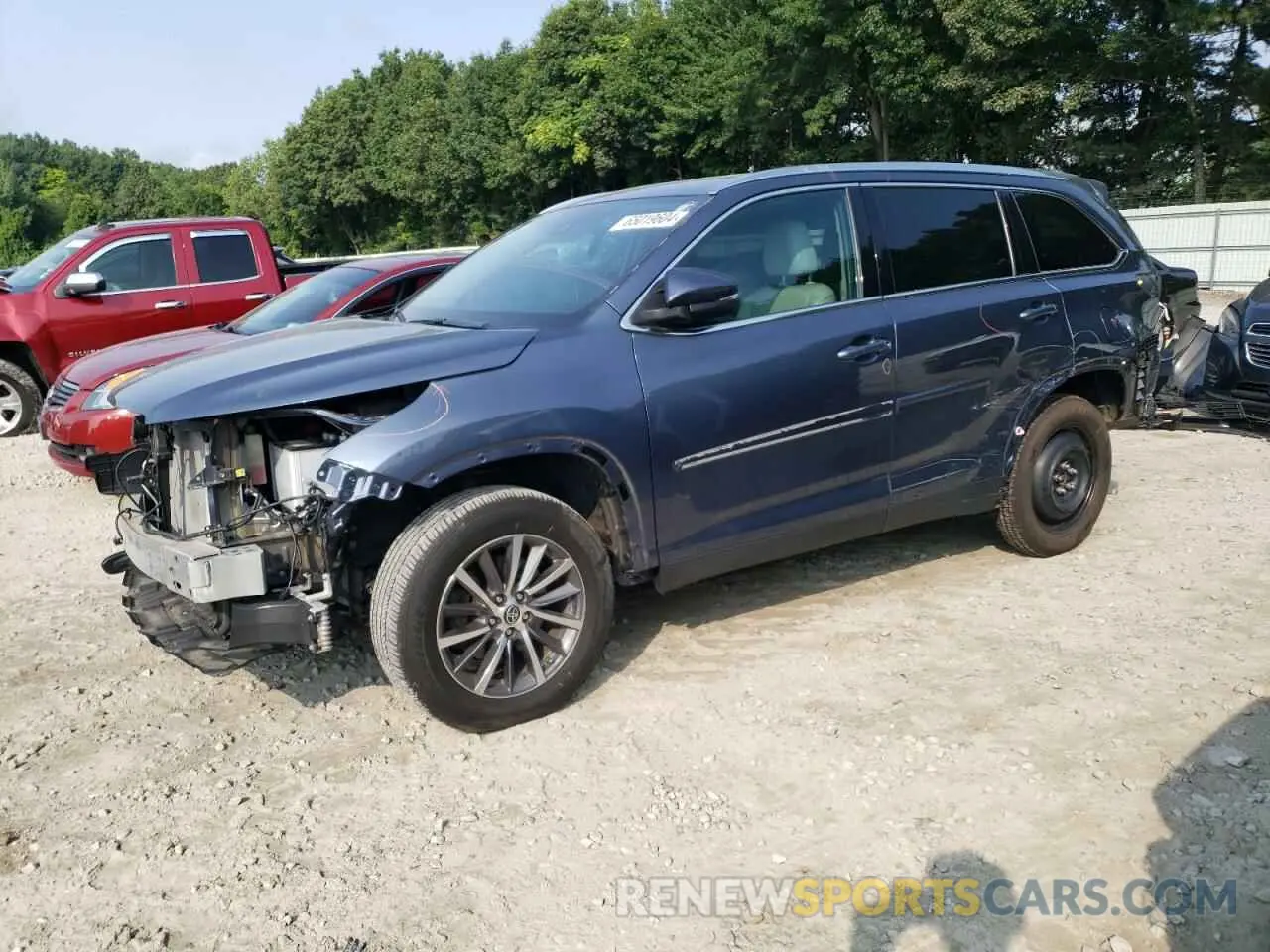 1 Photograph of a damaged car 5TDJZRFH2KS743108 TOYOTA HIGHLANDER 2019
