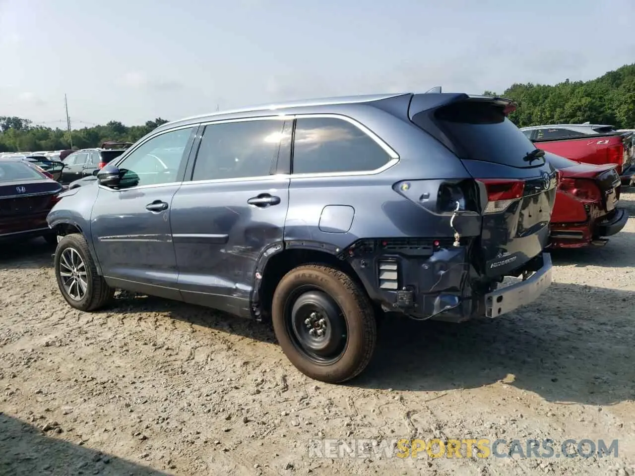 2 Photograph of a damaged car 5TDJZRFH2KS743108 TOYOTA HIGHLANDER 2019