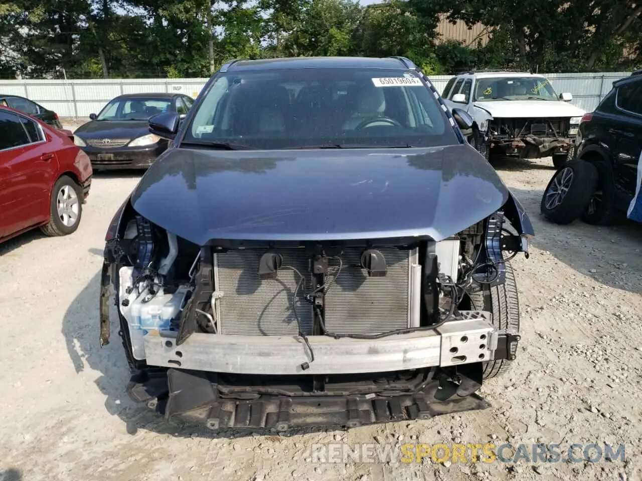 5 Photograph of a damaged car 5TDJZRFH2KS743108 TOYOTA HIGHLANDER 2019