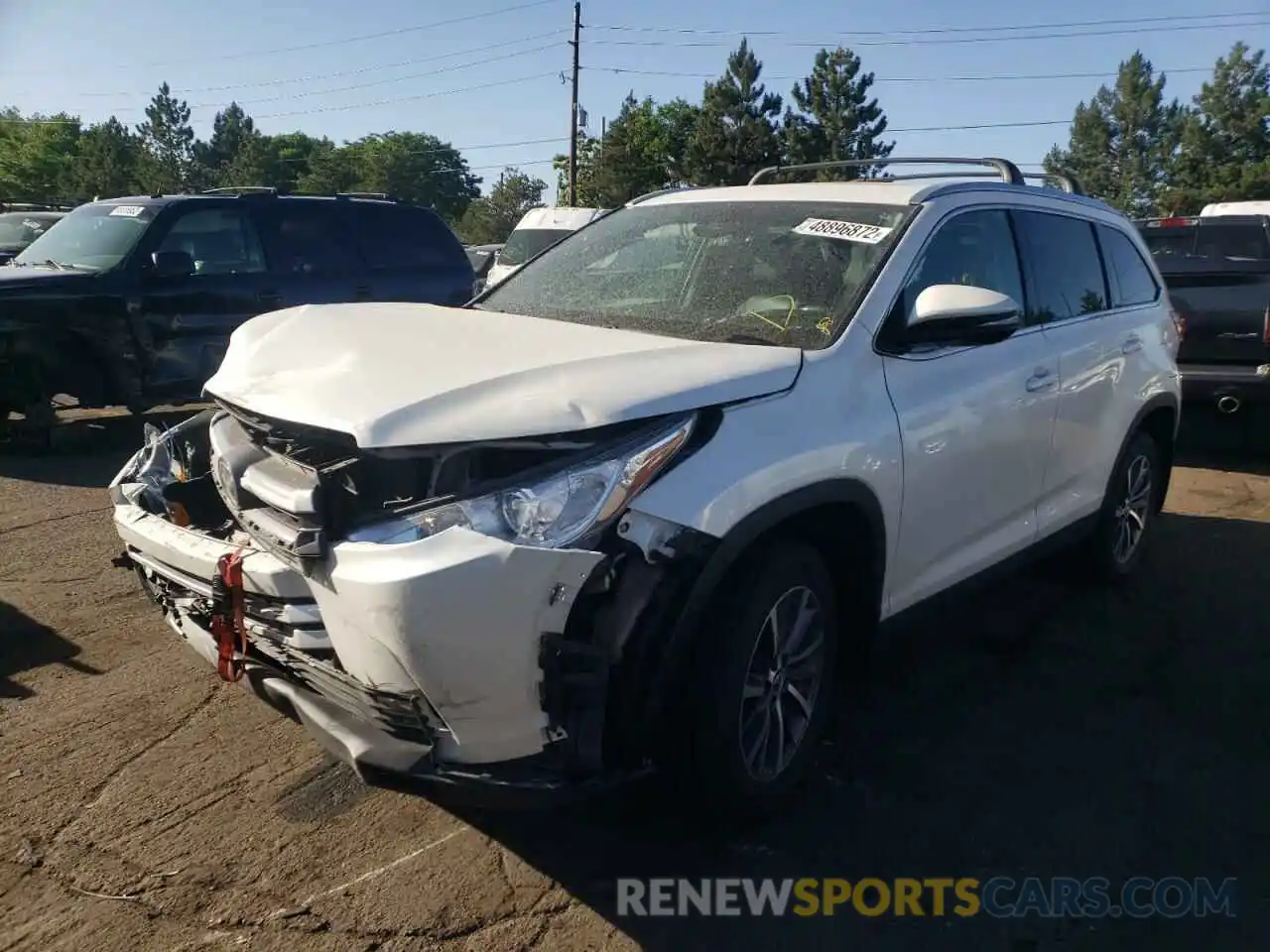 2 Photograph of a damaged car 5TDJZRFH2KS929263 TOYOTA HIGHLANDER 2019