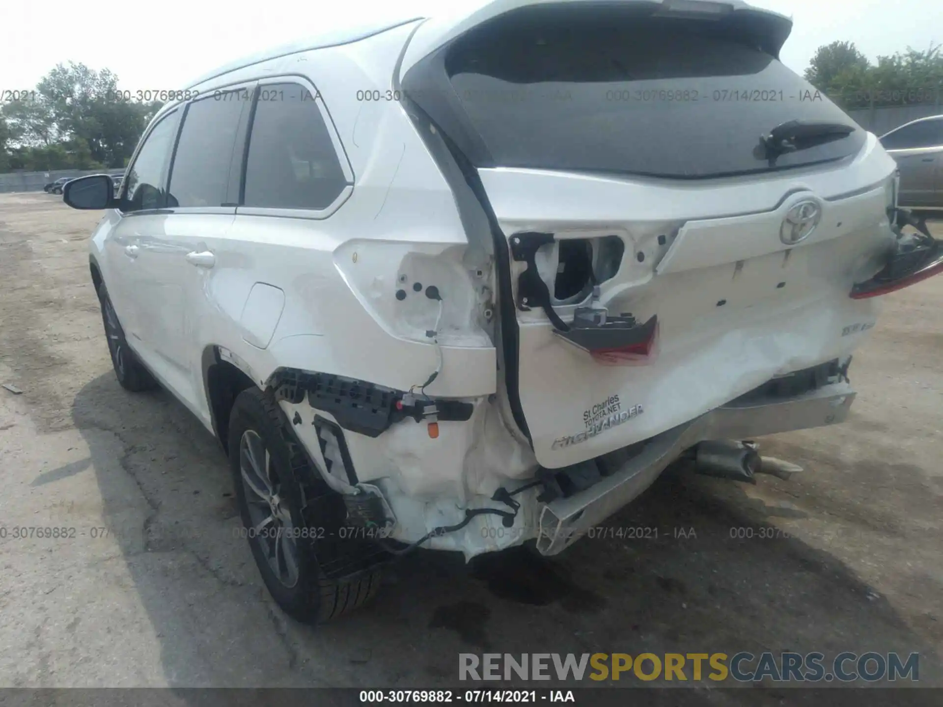 6 Photograph of a damaged car 5TDJZRFH2KS932972 TOYOTA HIGHLANDER 2019