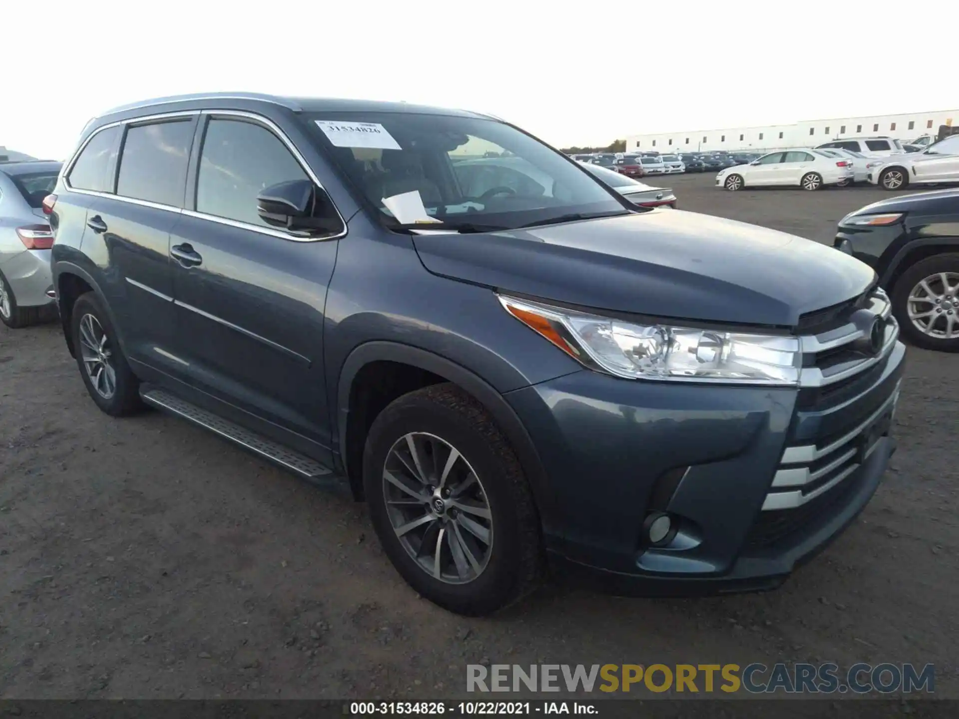 1 Photograph of a damaged car 5TDJZRFH2KS947147 TOYOTA HIGHLANDER 2019