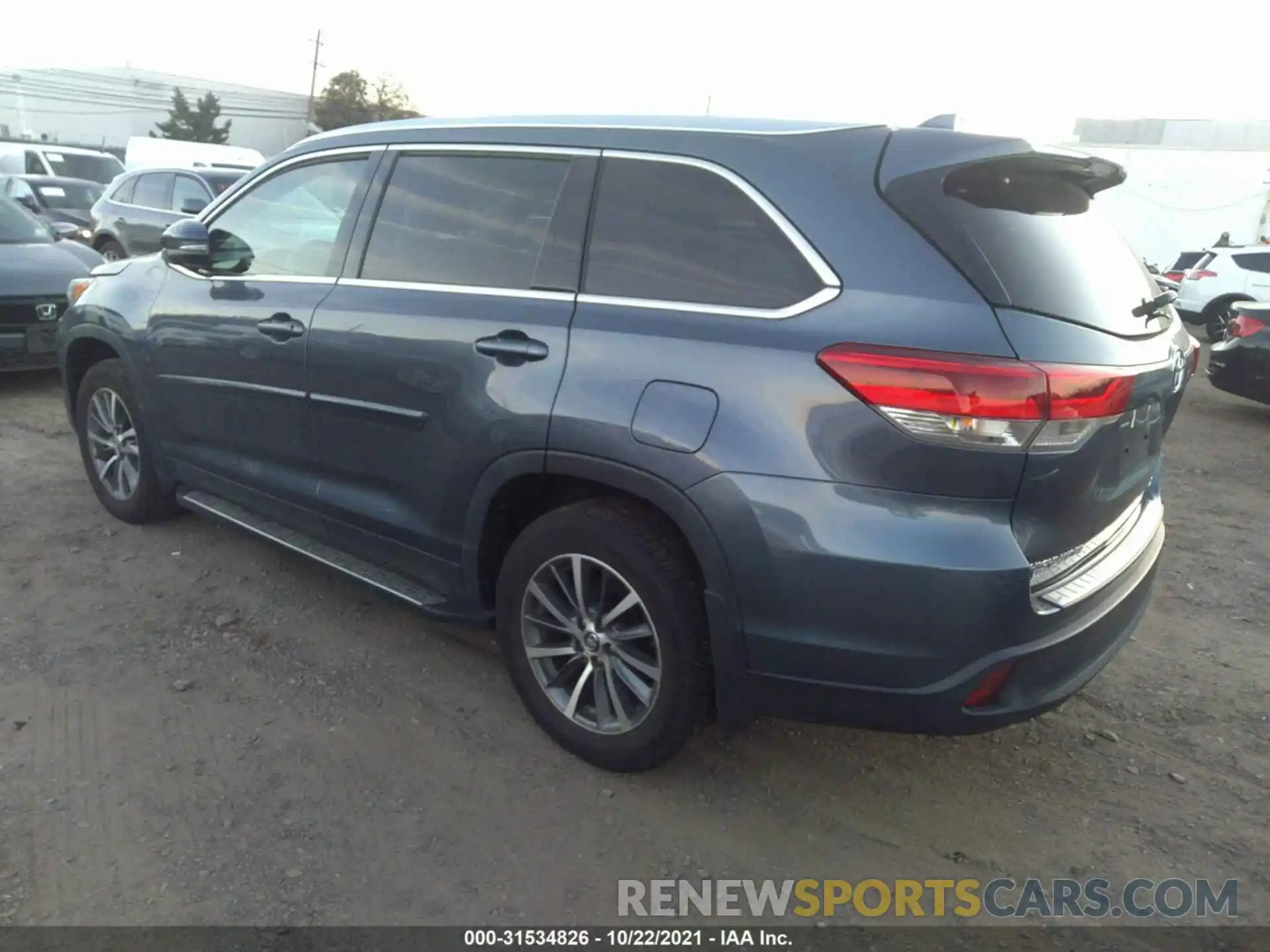 3 Photograph of a damaged car 5TDJZRFH2KS947147 TOYOTA HIGHLANDER 2019