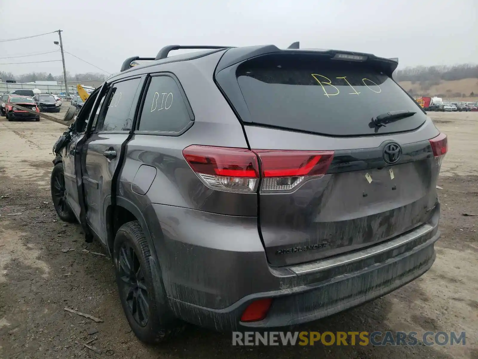 3 Photograph of a damaged car 5TDJZRFH2KS960075 TOYOTA HIGHLANDER 2019