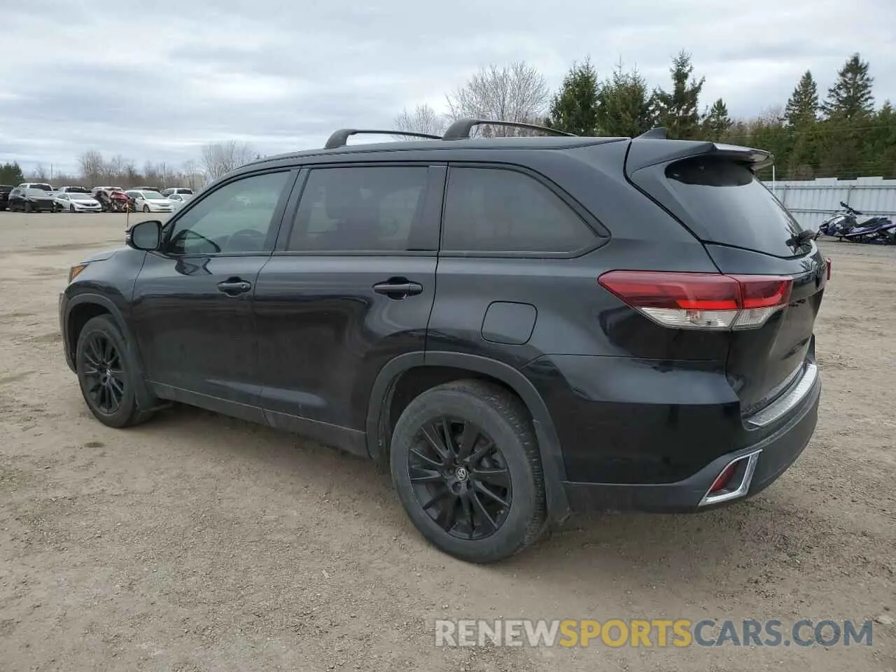 2 Photograph of a damaged car 5TDJZRFH2KS963669 TOYOTA HIGHLANDER 2019