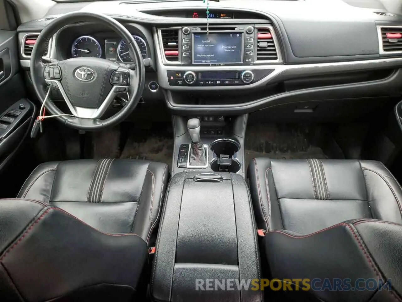 8 Photograph of a damaged car 5TDJZRFH2KS963669 TOYOTA HIGHLANDER 2019