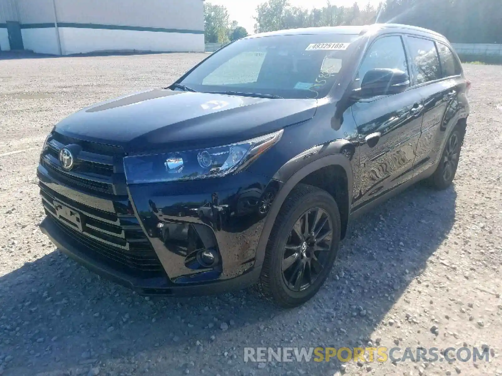 2 Photograph of a damaged car 5TDJZRFH2KS983503 TOYOTA HIGHLANDER 2019