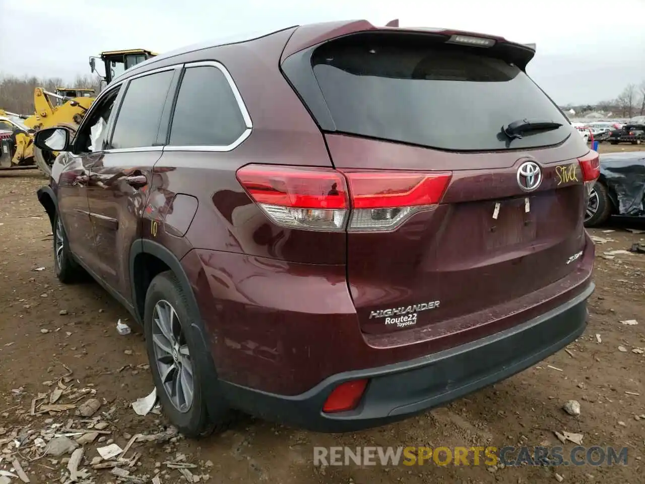 3 Photograph of a damaged car 5TDJZRFH2KS991150 TOYOTA HIGHLANDER 2019