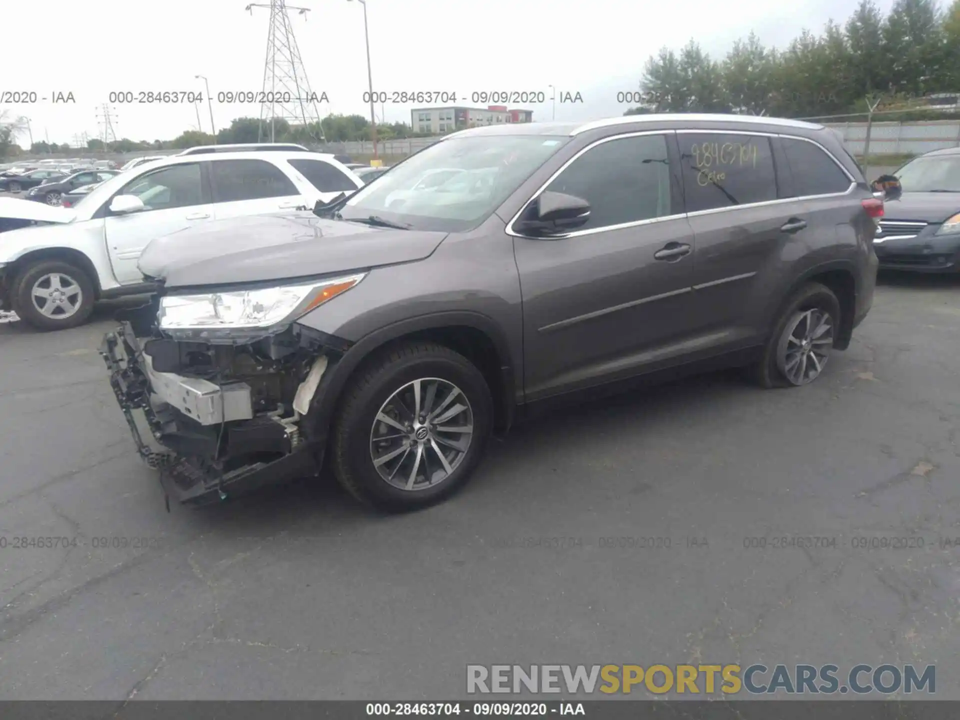 2 Photograph of a damaged car 5TDJZRFH3KS568089 TOYOTA HIGHLANDER 2019