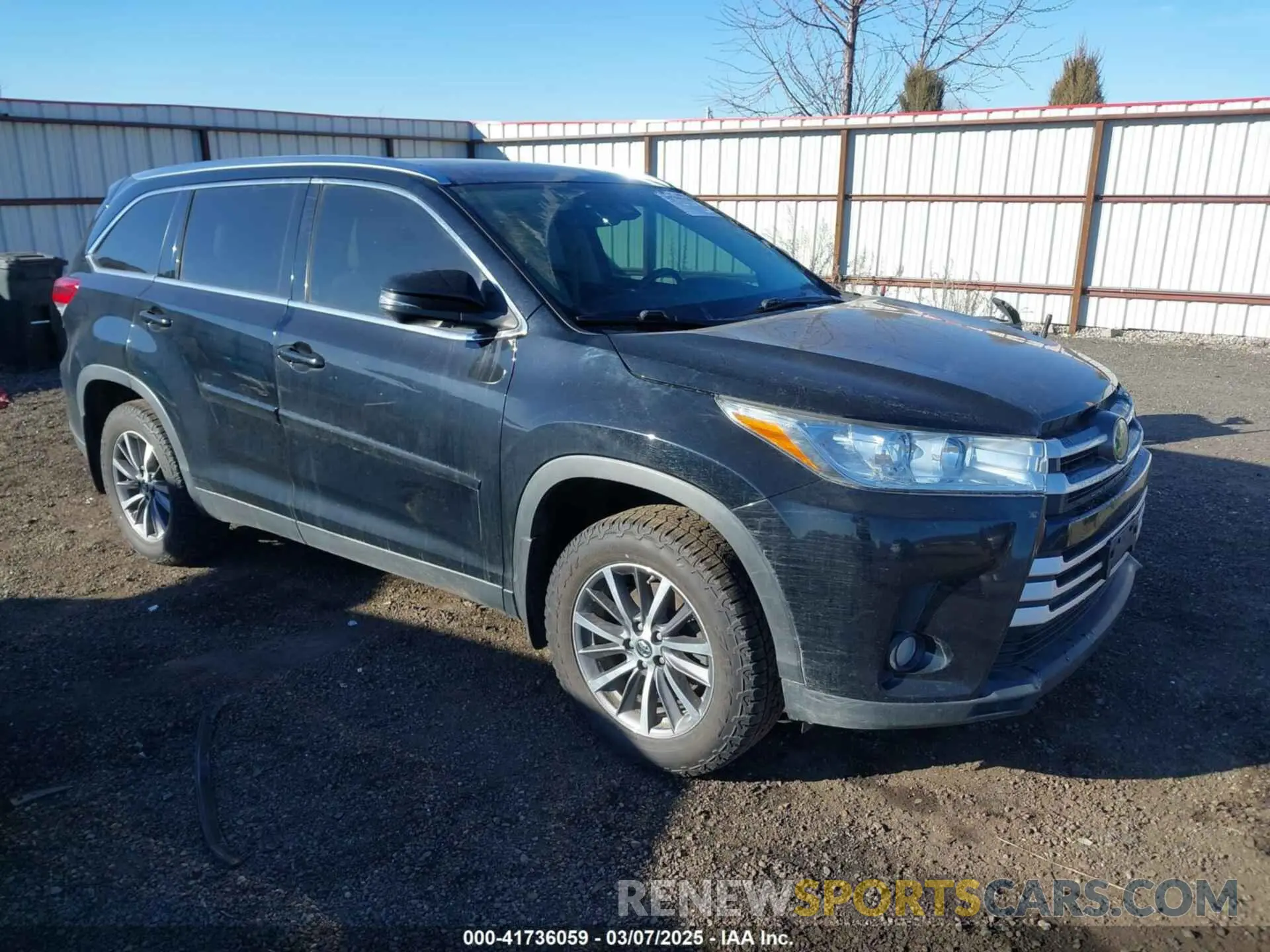 1 Photograph of a damaged car 5TDJZRFH3KS580338 TOYOTA HIGHLANDER 2019