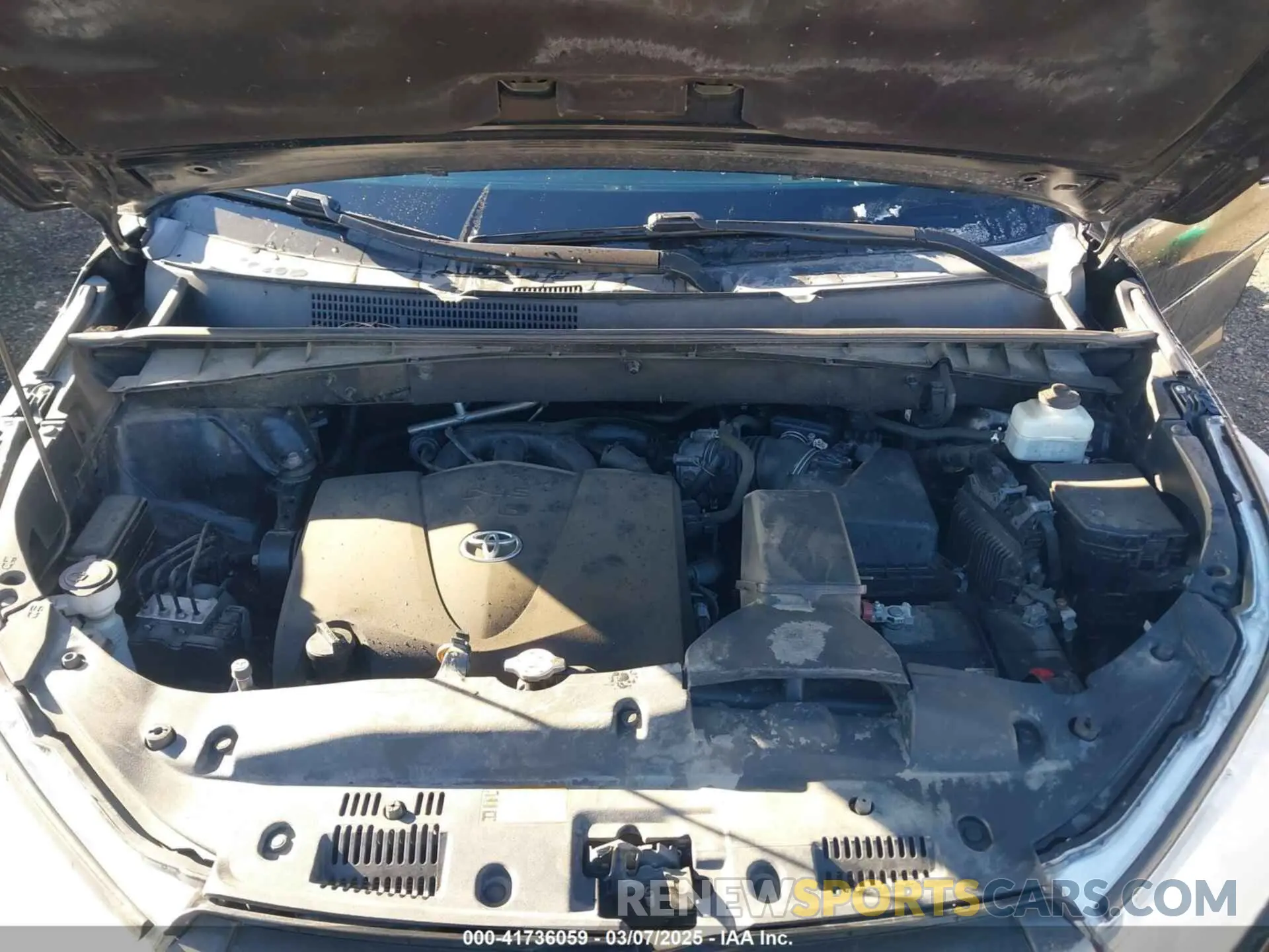 10 Photograph of a damaged car 5TDJZRFH3KS580338 TOYOTA HIGHLANDER 2019
