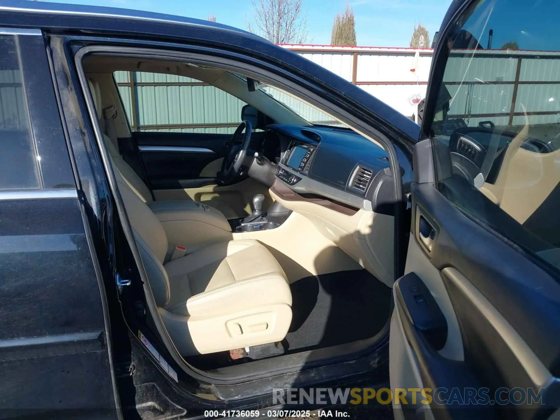 5 Photograph of a damaged car 5TDJZRFH3KS580338 TOYOTA HIGHLANDER 2019