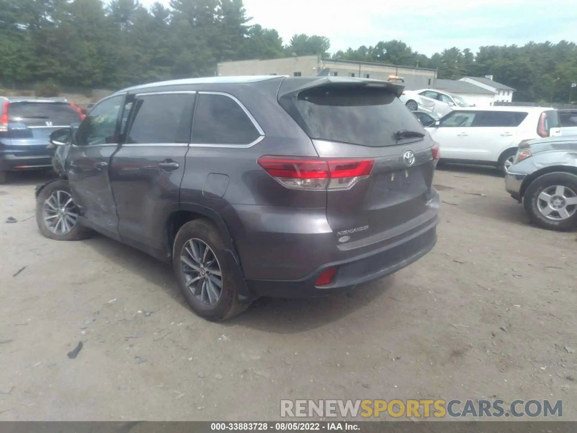 3 Photograph of a damaged car 5TDJZRFH3KS581019 TOYOTA HIGHLANDER 2019