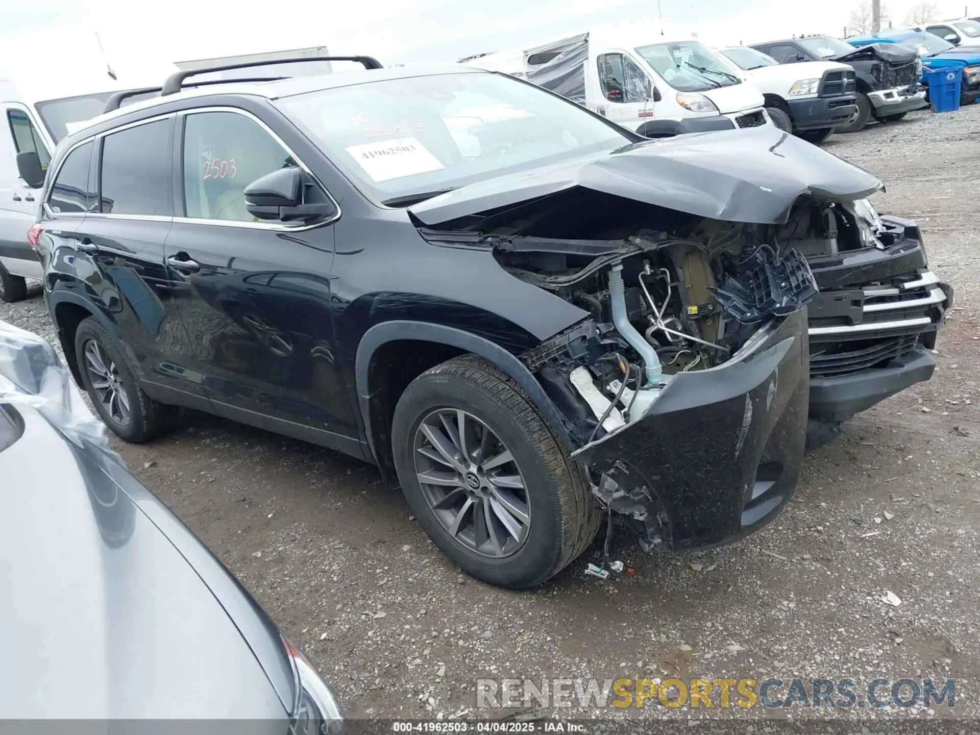 1 Photograph of a damaged car 5TDJZRFH3KS583546 TOYOTA HIGHLANDER 2019