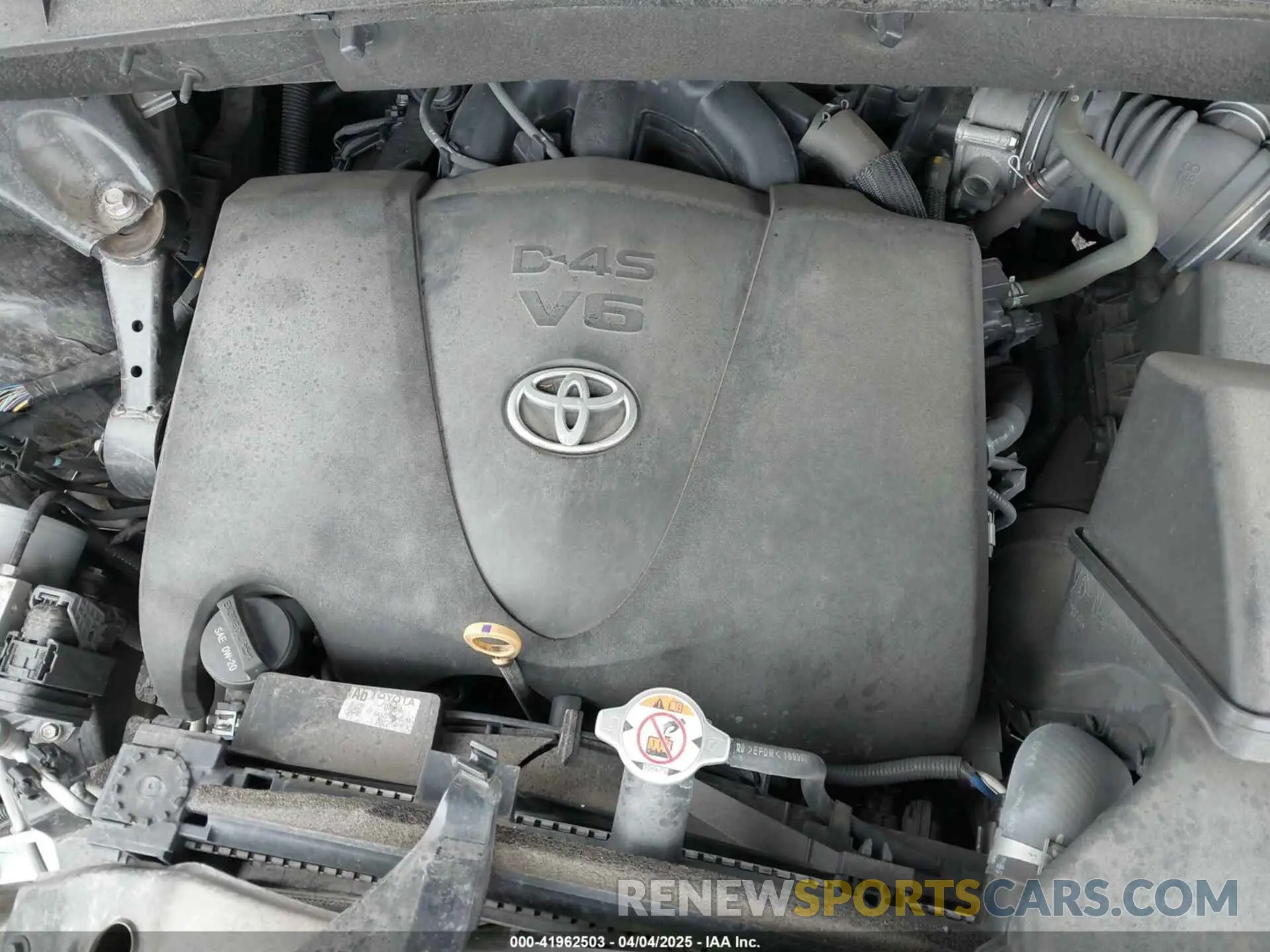 10 Photograph of a damaged car 5TDJZRFH3KS583546 TOYOTA HIGHLANDER 2019