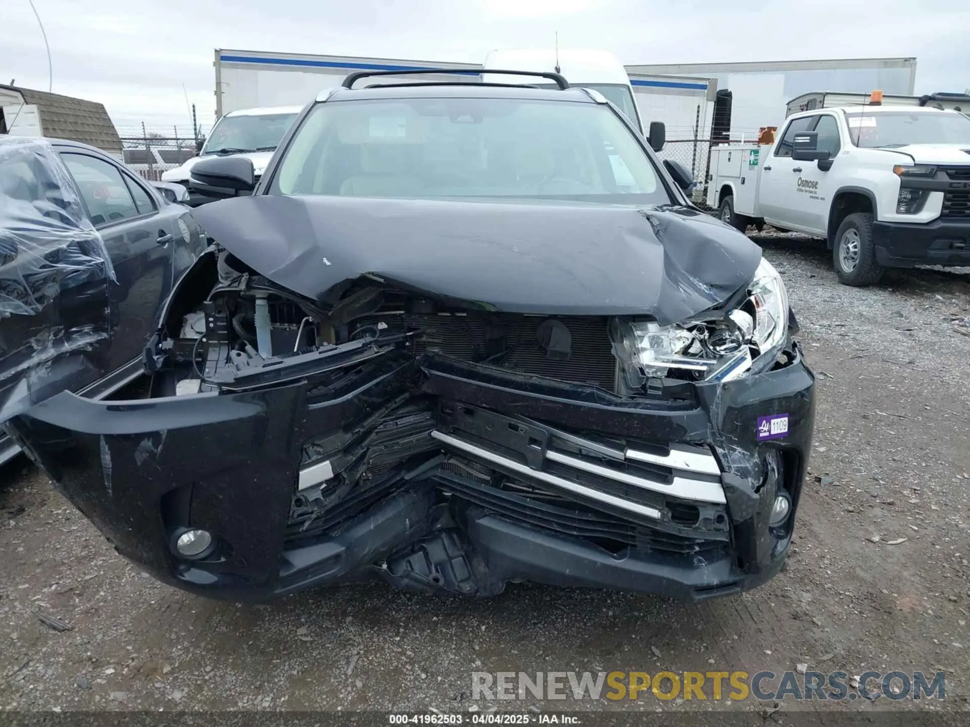 12 Photograph of a damaged car 5TDJZRFH3KS583546 TOYOTA HIGHLANDER 2019