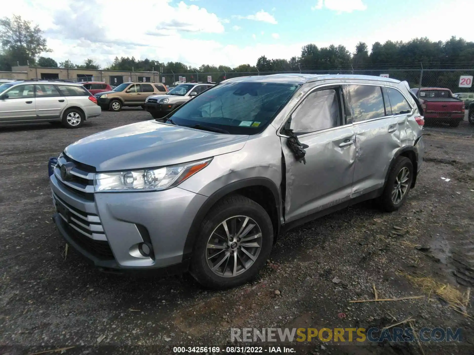 2 Photograph of a damaged car 5TDJZRFH3KS585264 TOYOTA HIGHLANDER 2019