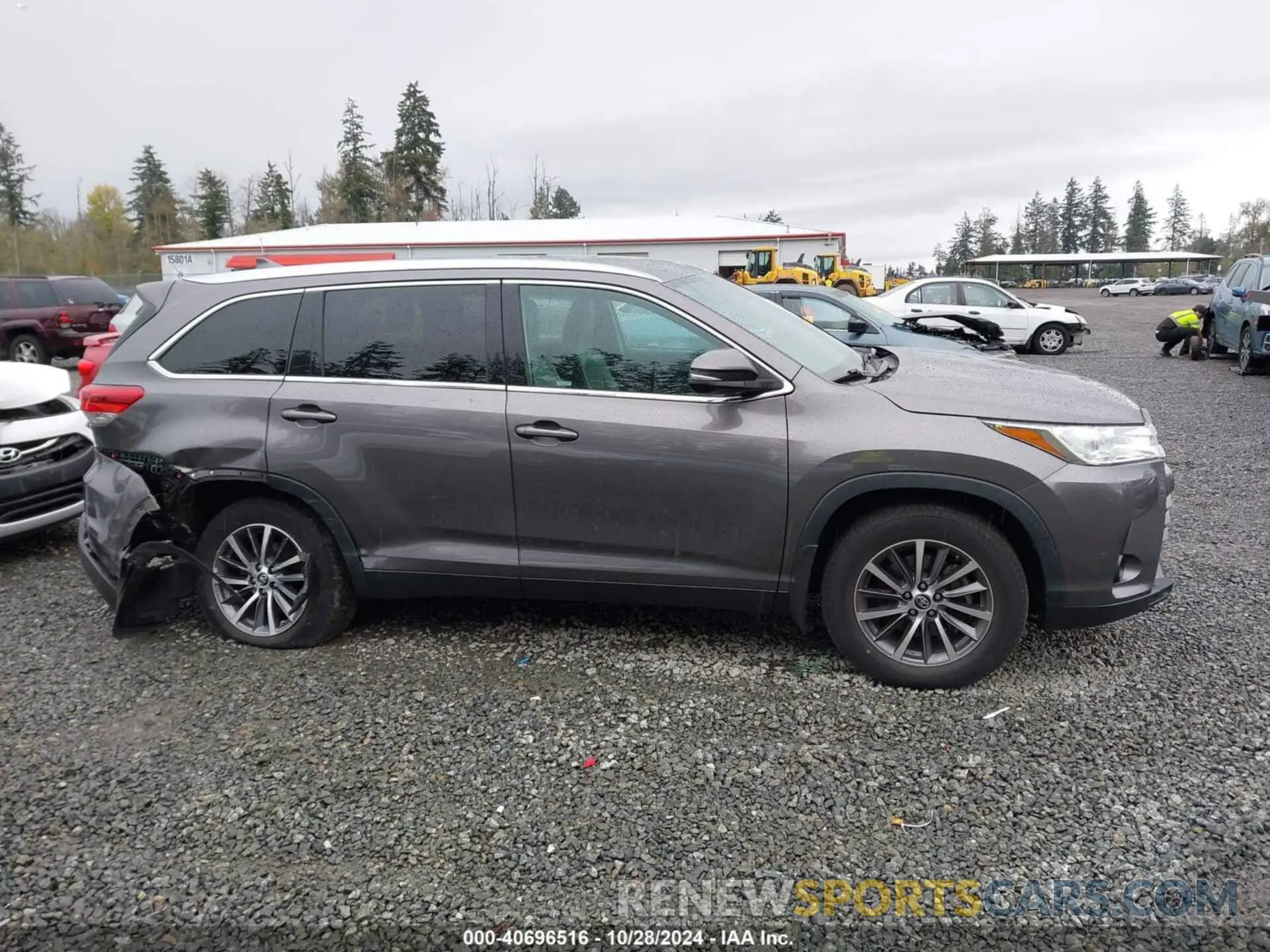 13 Photograph of a damaged car 5TDJZRFH3KS588603 TOYOTA HIGHLANDER 2019
