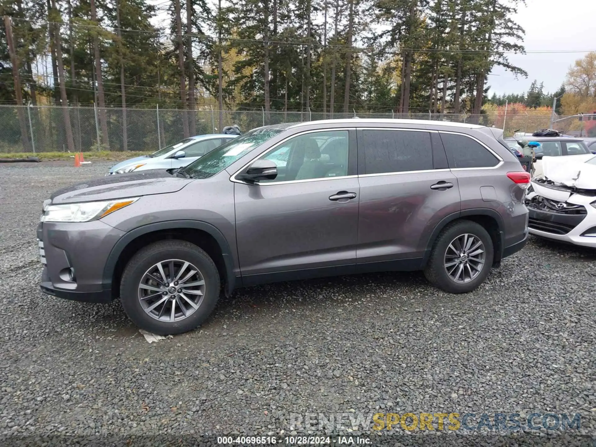 14 Photograph of a damaged car 5TDJZRFH3KS588603 TOYOTA HIGHLANDER 2019