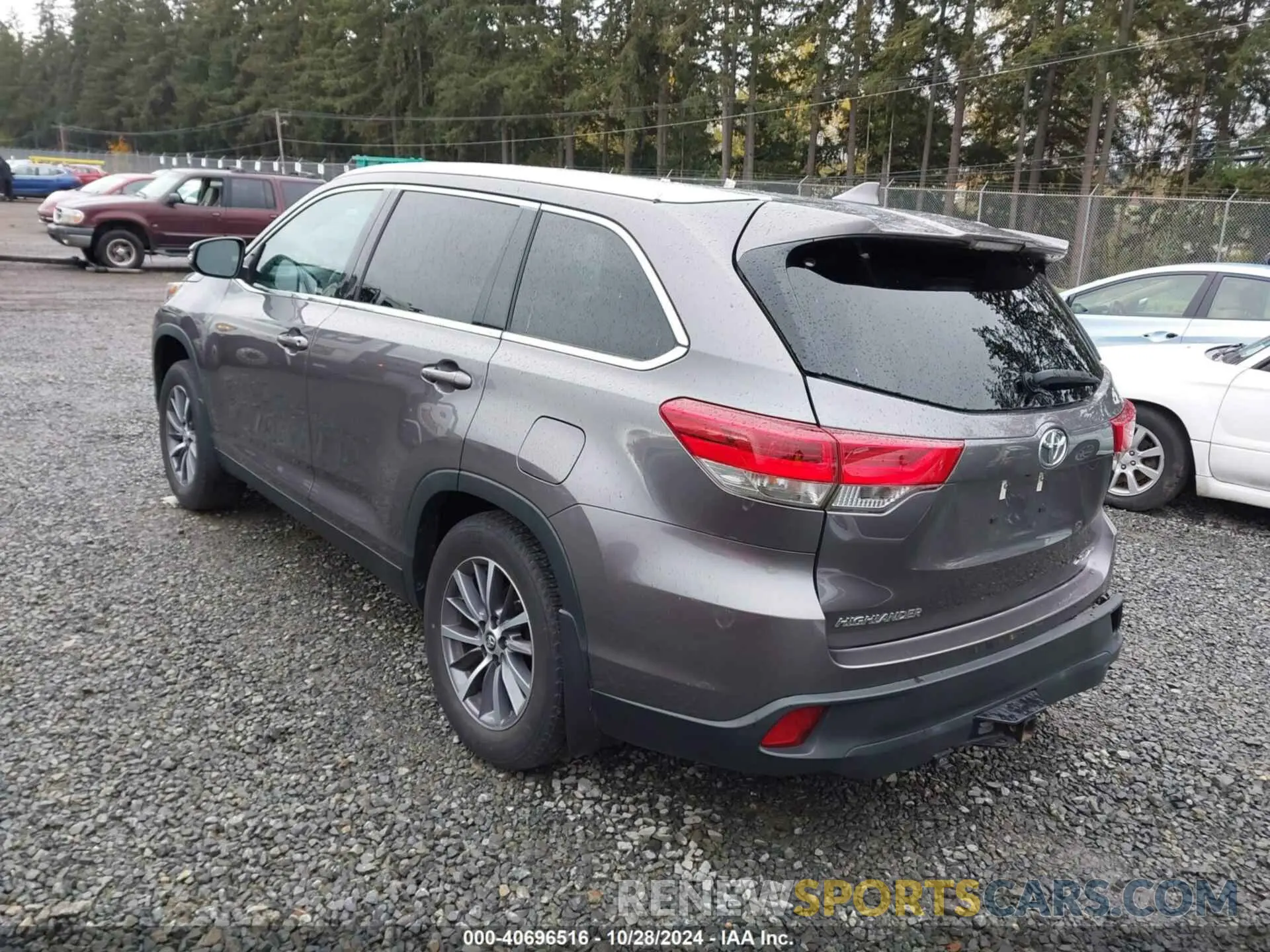 3 Photograph of a damaged car 5TDJZRFH3KS588603 TOYOTA HIGHLANDER 2019