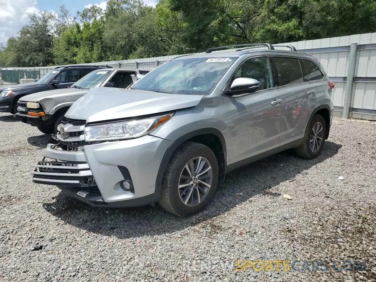 1 Photograph of a damaged car 5TDJZRFH3KS591047 TOYOTA HIGHLANDER 2019