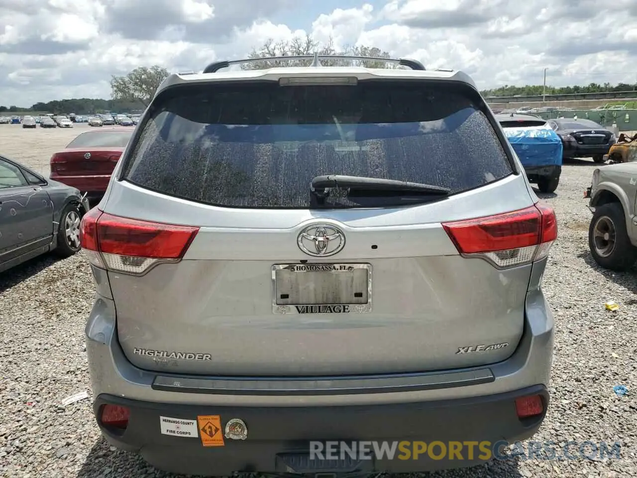 6 Photograph of a damaged car 5TDJZRFH3KS591047 TOYOTA HIGHLANDER 2019