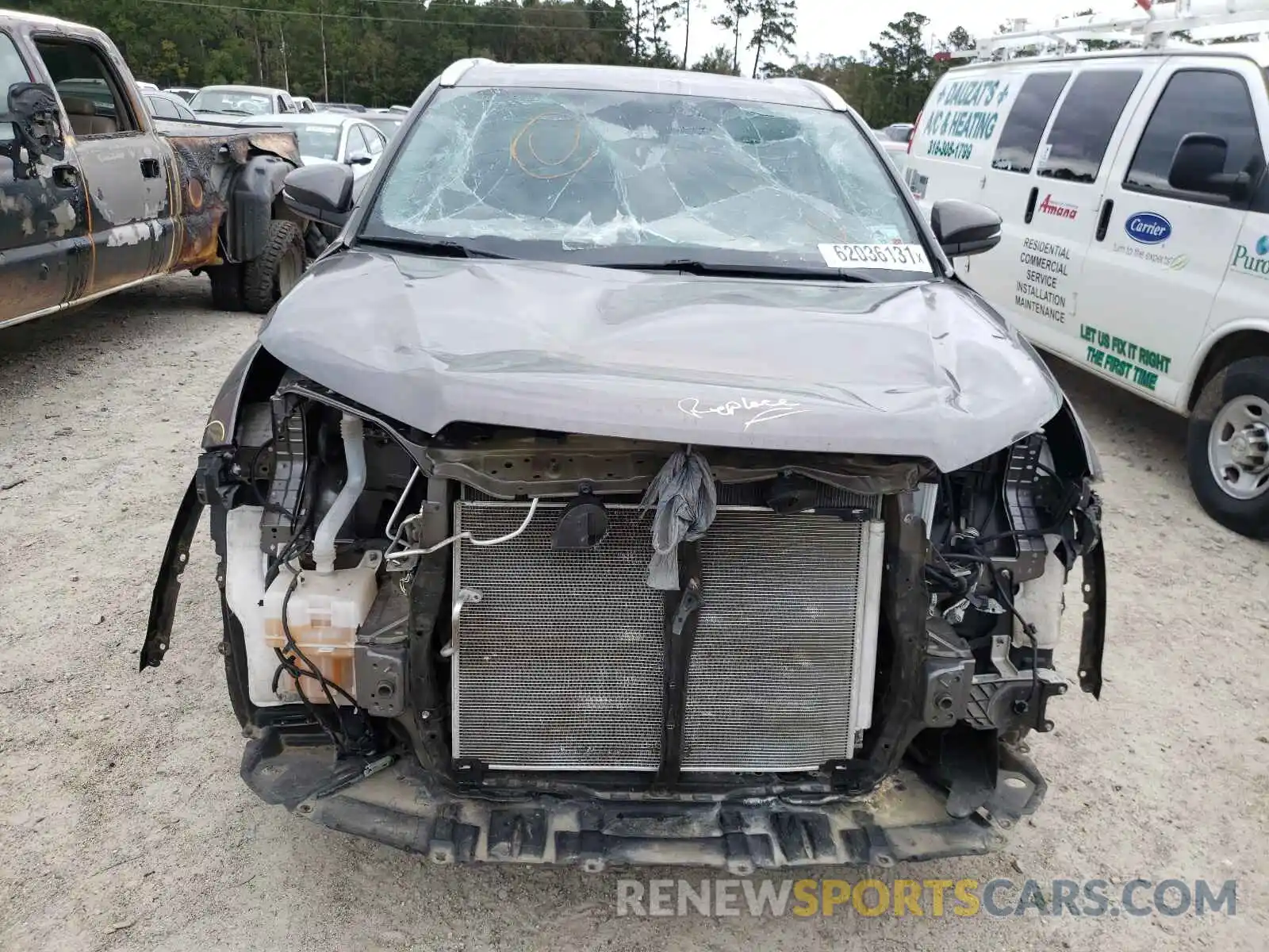 9 Photograph of a damaged car 5TDJZRFH3KS601219 TOYOTA HIGHLANDER 2019