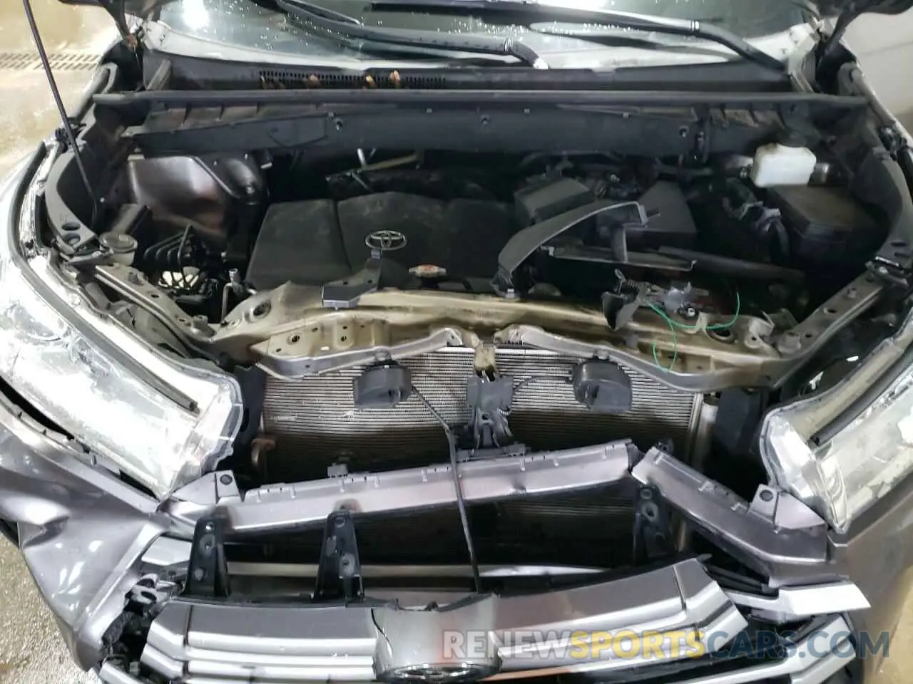 12 Photograph of a damaged car 5TDJZRFH3KS604413 TOYOTA HIGHLANDER 2019