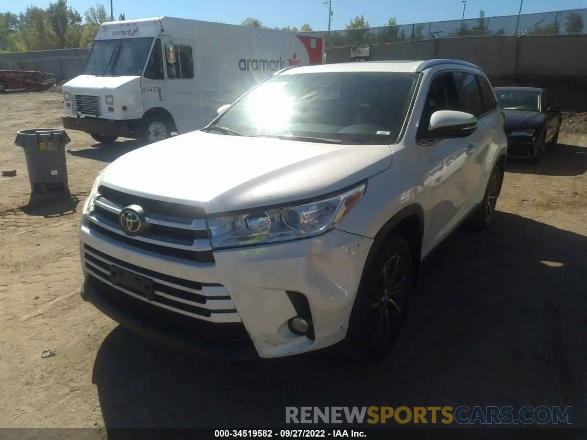 6 Photograph of a damaged car 5TDJZRFH3KS620076 TOYOTA HIGHLANDER 2019