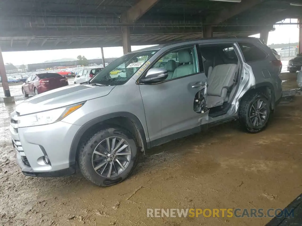 1 Photograph of a damaged car 5TDJZRFH3KS620420 TOYOTA HIGHLANDER 2019