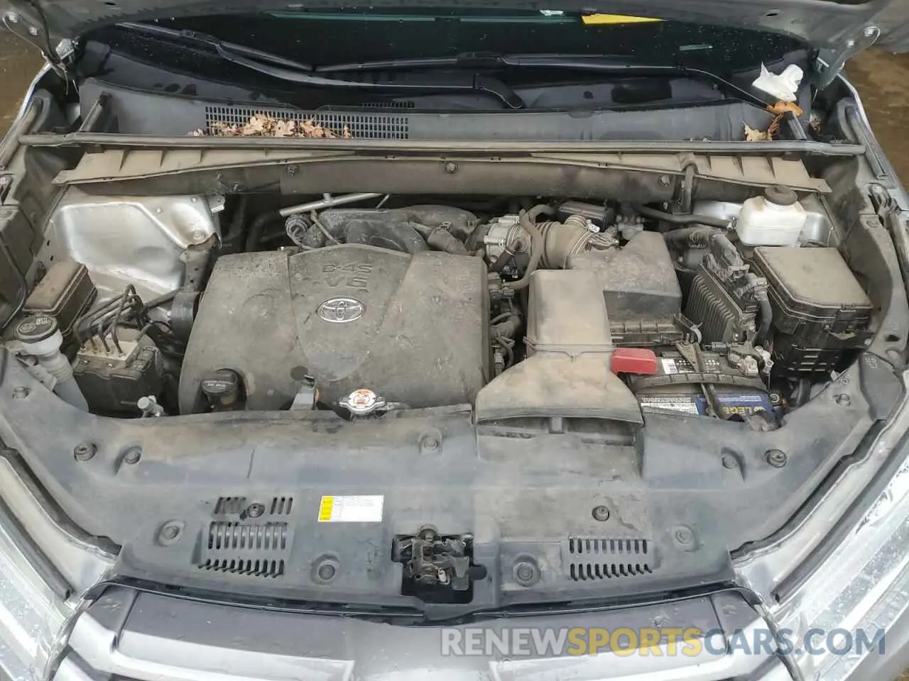 12 Photograph of a damaged car 5TDJZRFH3KS620420 TOYOTA HIGHLANDER 2019