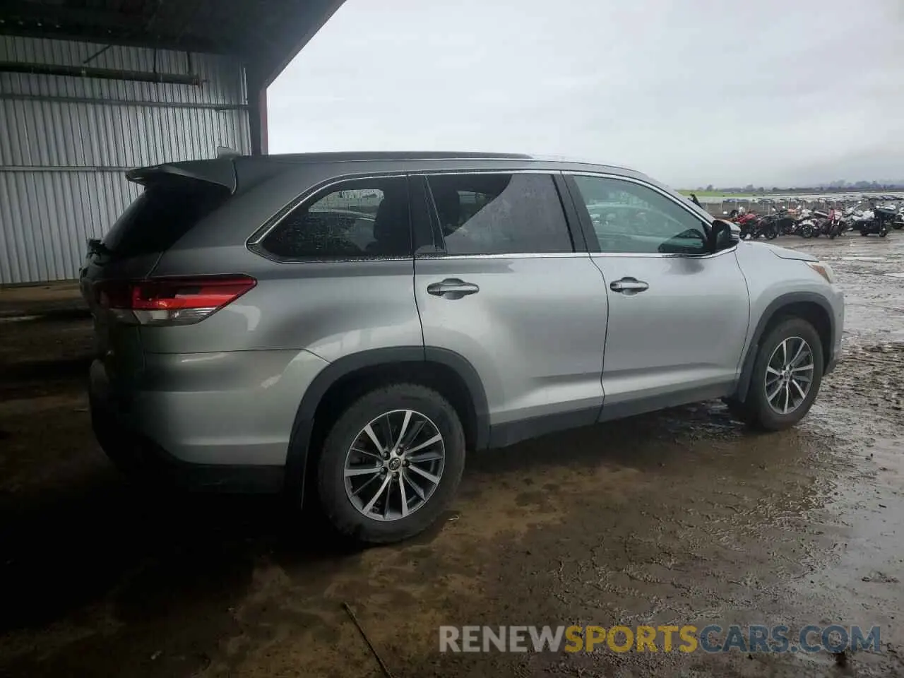 3 Photograph of a damaged car 5TDJZRFH3KS620420 TOYOTA HIGHLANDER 2019