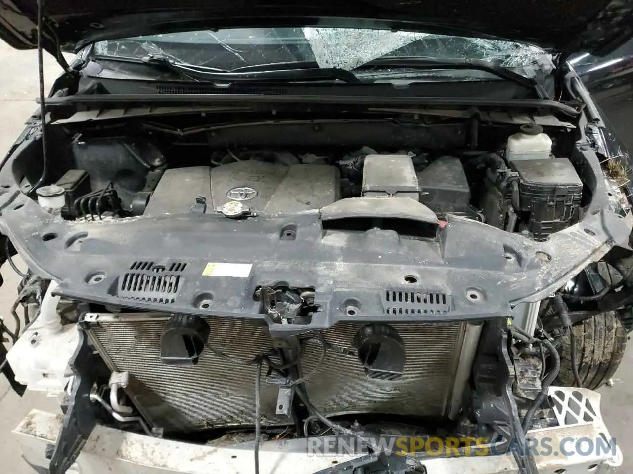 12 Photograph of a damaged car 5TDJZRFH3KS733994 TOYOTA HIGHLANDER 2019
