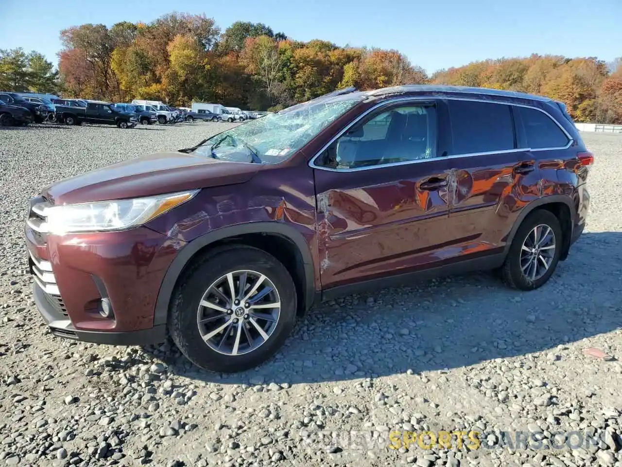 1 Photograph of a damaged car 5TDJZRFH3KS734935 TOYOTA HIGHLANDER 2019