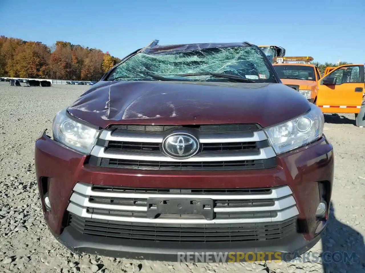 5 Photograph of a damaged car 5TDJZRFH3KS734935 TOYOTA HIGHLANDER 2019